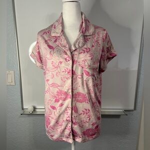 Kathy Ireland Pajama Set. Top w matching shorts. Large. Pink cream floral.